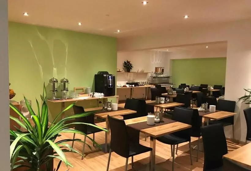 Montagehotel Living@linz