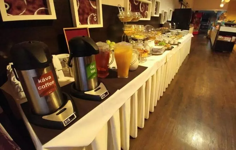 Bnc Hotel Restaurant Bowling