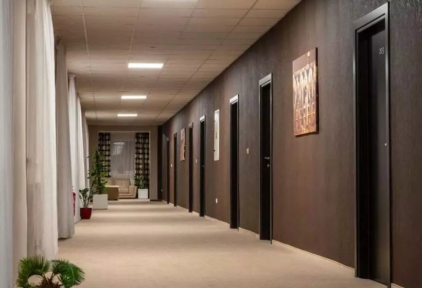 Bnc Hotel Restaurant Bowling