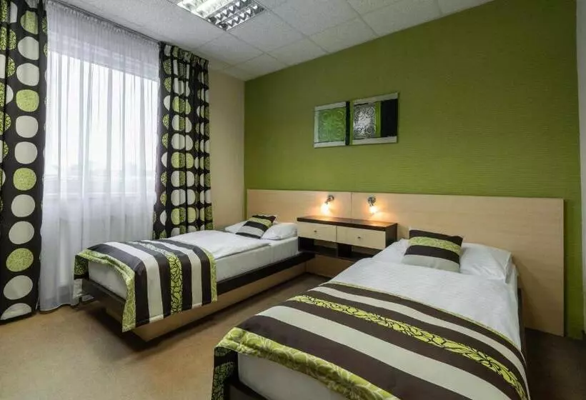 Bnc Hotel Restaurant Bowling