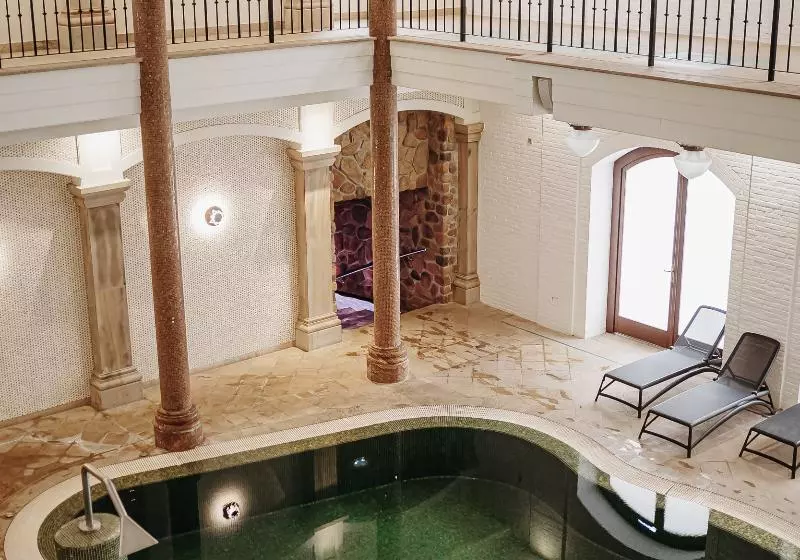 Отель Andrassy Kuria & Spa