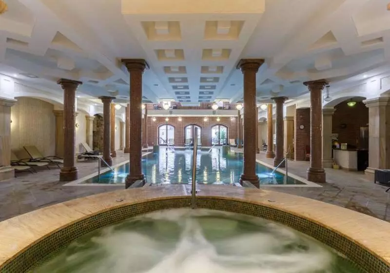 Отель Andrassy Kuria & Spa