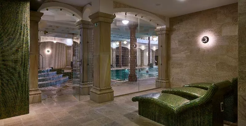 Отель Andrassy Kuria & Spa