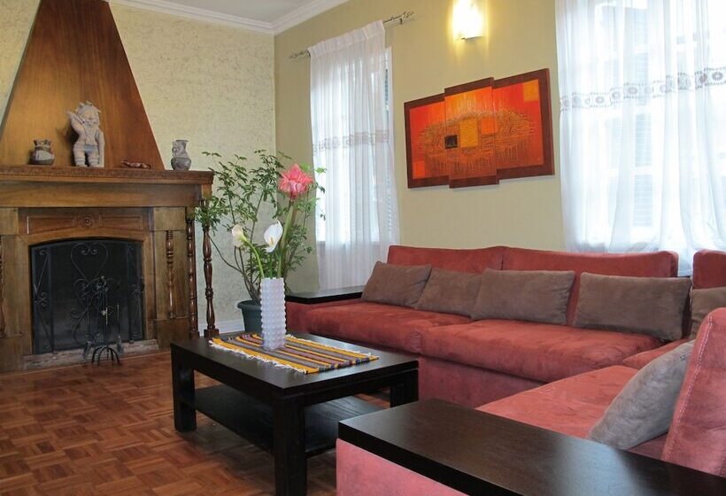 בית מלון כפרי Cayman