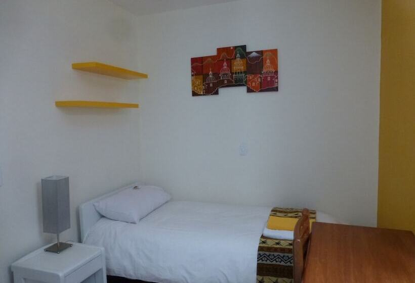 בית מלון כפרי Cayman