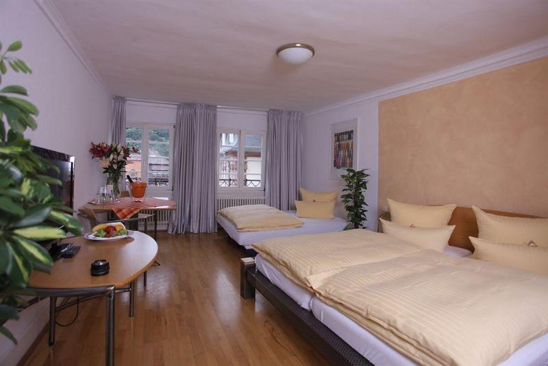 هتل Goldener Falke