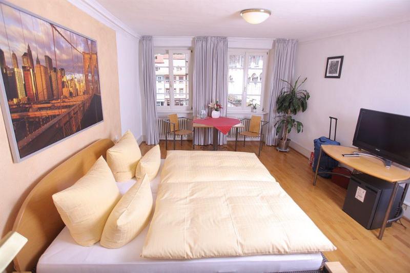 هتل Goldener Falke