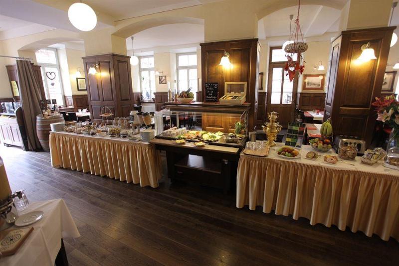 هتل Goldener Falke