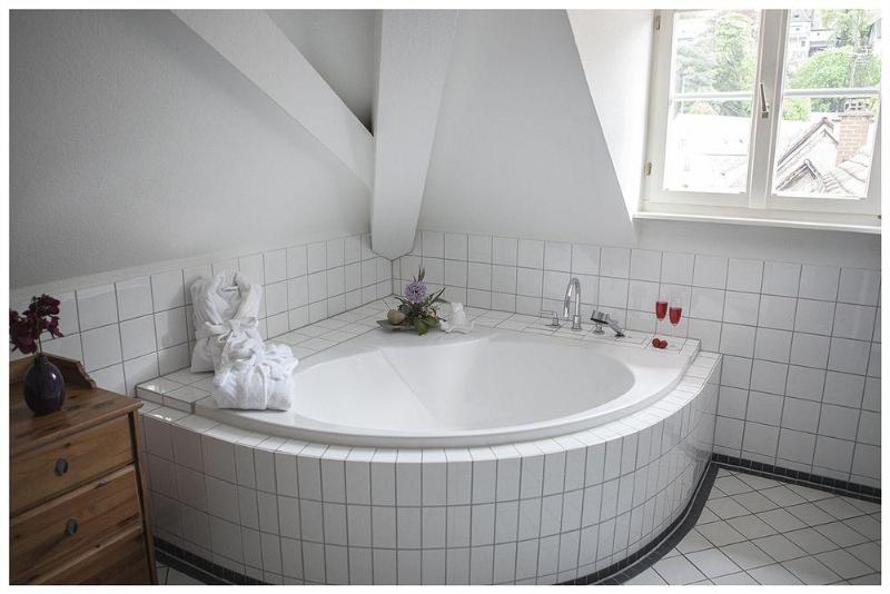 هتل Goldener Falke