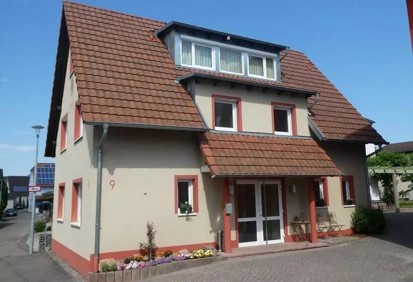 호텔 & Gästehaus Im Ziegelweg Klimatisiert Eintrittskarten Für Den Europa Park Erhalten Sie Garanti