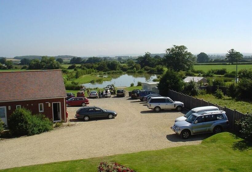 酒店 Halfway House Inn Country Lodge