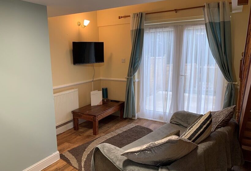 酒店 Halfway House Inn Country Lodge