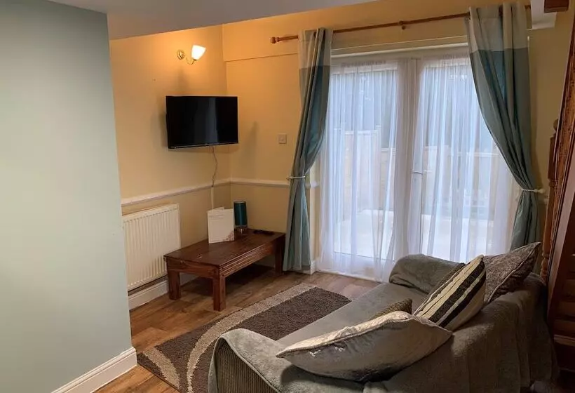 ホテル Halfway House Inn Country Lodge