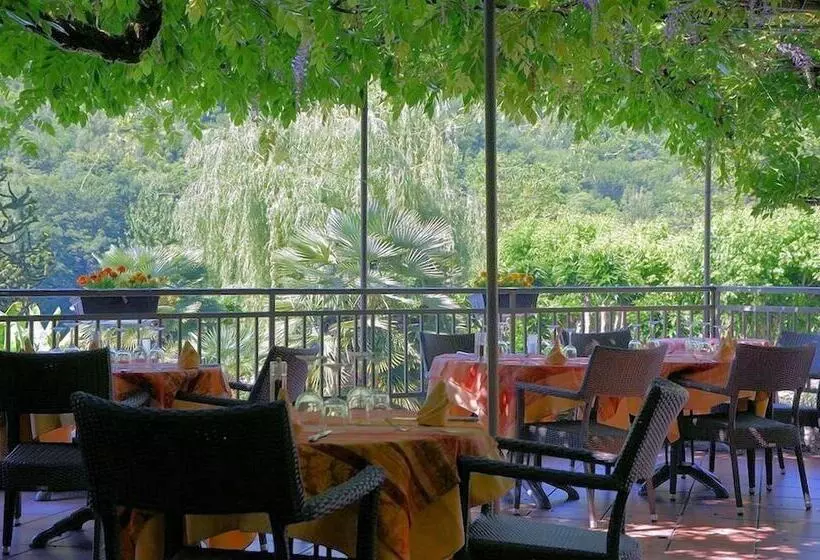 Отель Hôtel De La Terrasse