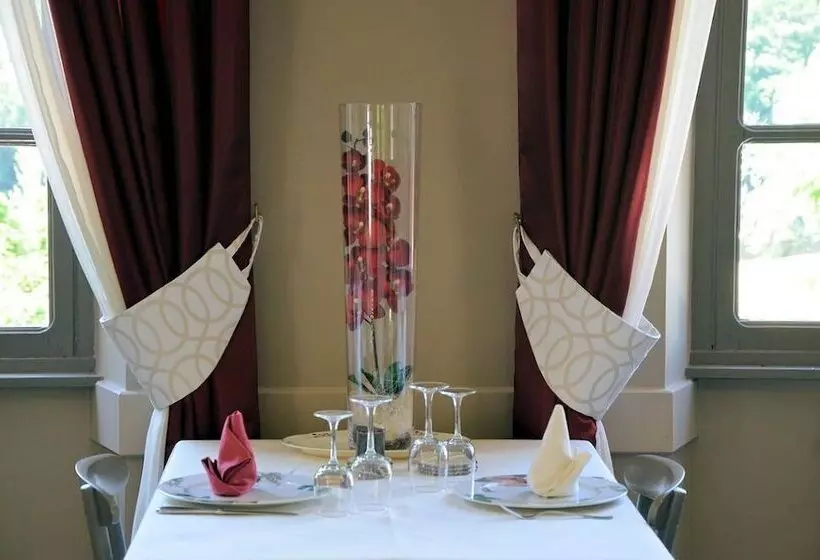 Отель Hôtel De La Terrasse