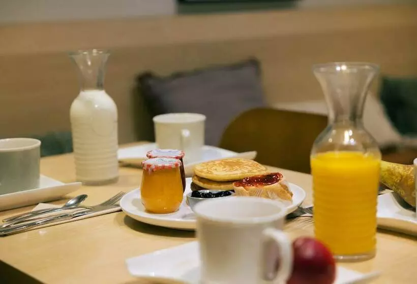 ホテル Hôtel Suzane