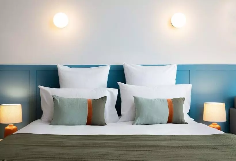 ホテル Hôtel Suzane