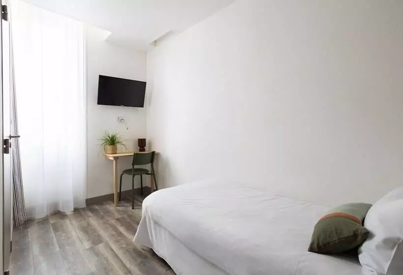 ホテル Hôtel Suzane