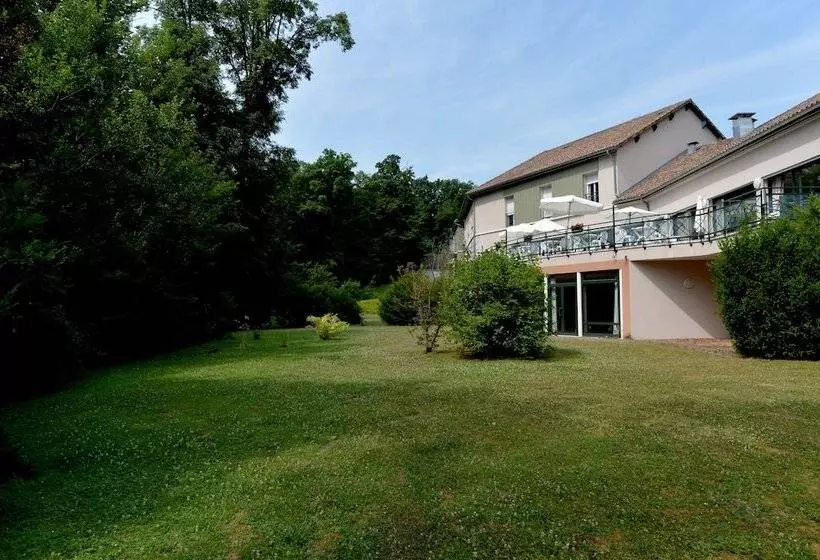 Отель Logis Hôtel Restaurant Le Tulipier