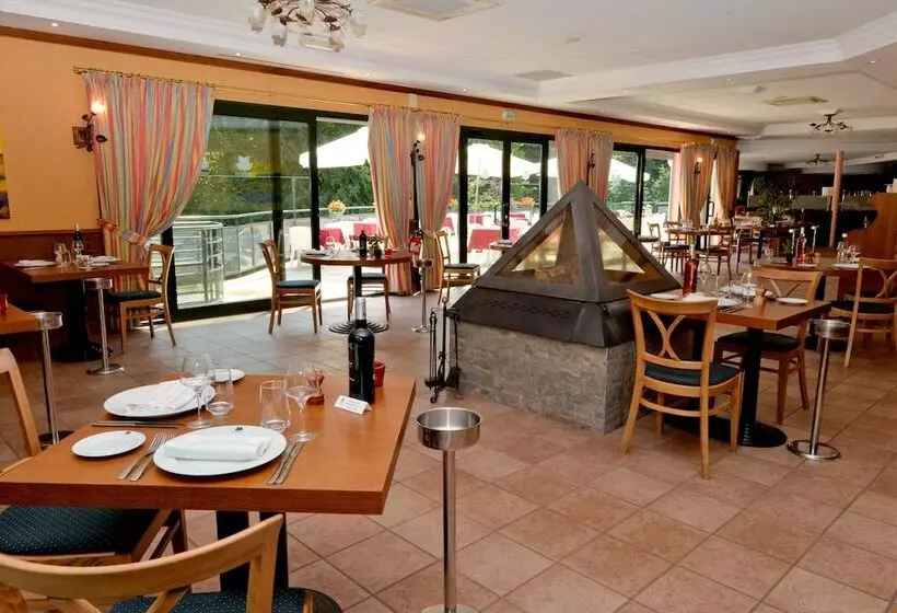 Отель Logis Hôtel Restaurant Le Tulipier