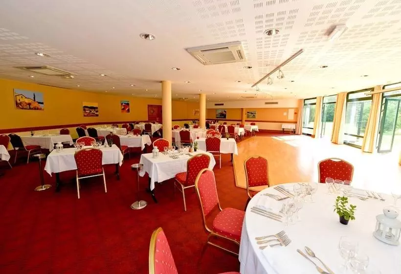 Отель Logis Hôtel Restaurant Le Tulipier