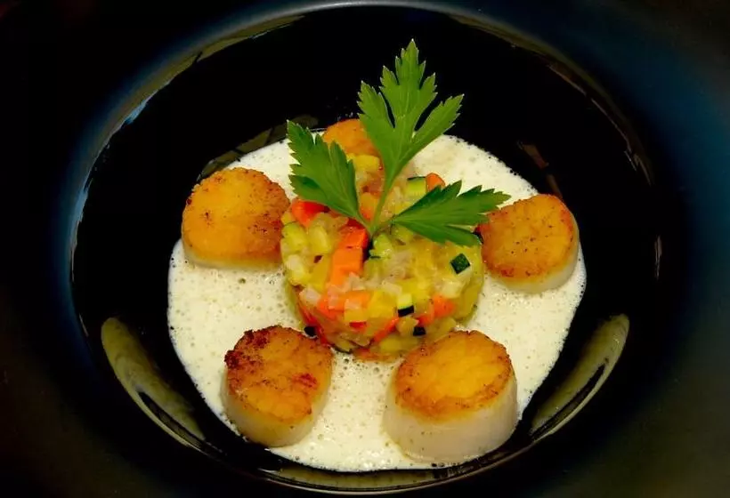 Отель Logis Hôtel Restaurant Le Tulipier