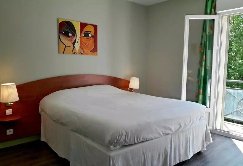 Отель Logis Hôtel Restaurant Le Tulipier