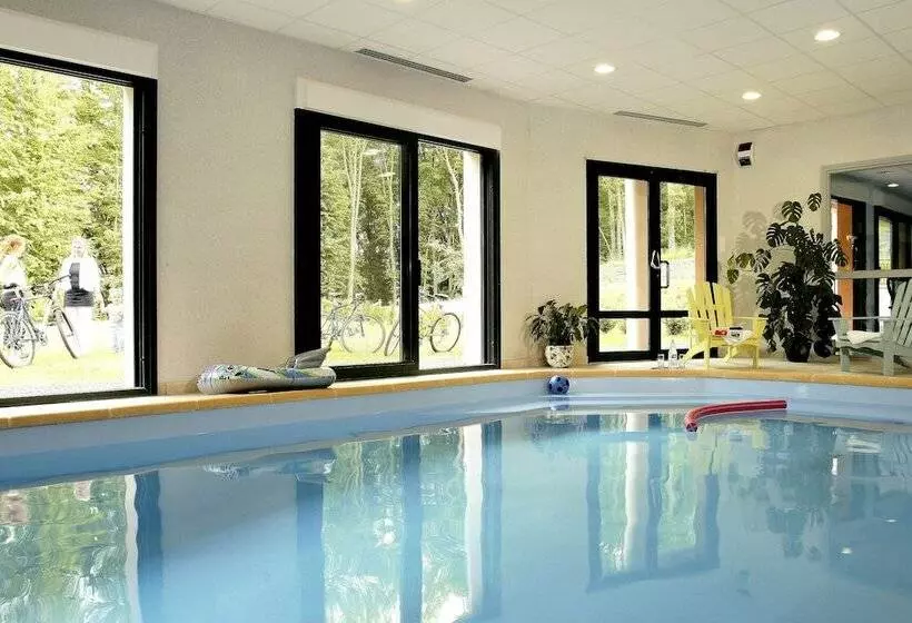 Отель Logis Hôtel Restaurant Le Tulipier