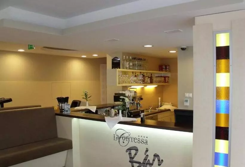 בית מלון כפרי La Contessa Castle