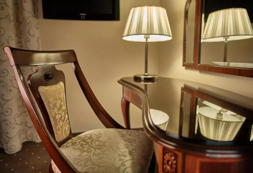 בית מלון כפרי La Contessa Castle