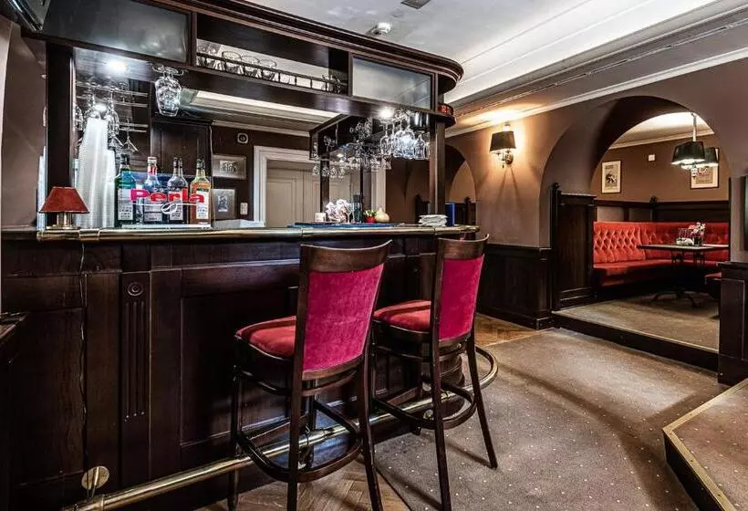 בית מלון כפרי La Contessa Castle