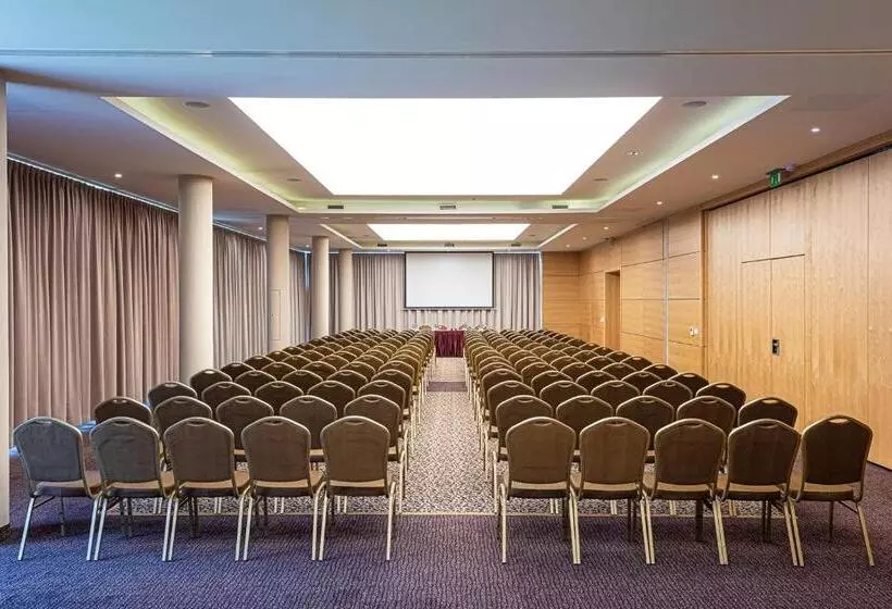 בית מלון כפרי La Contessa Castle