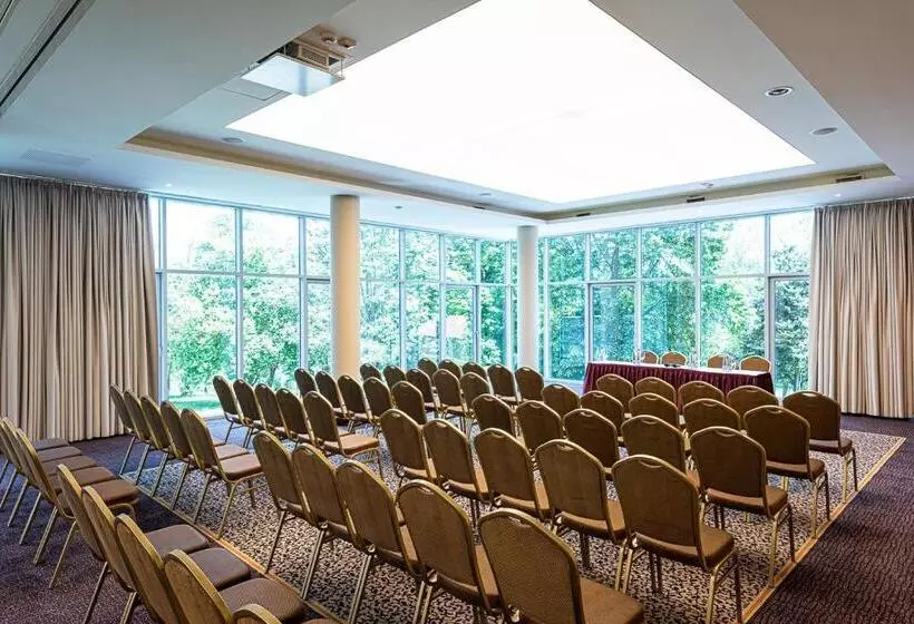 בית מלון כפרי La Contessa Castle