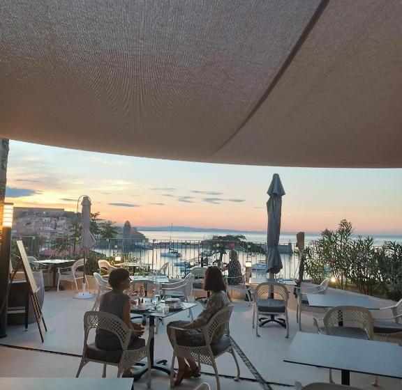 Отель Le Bon Port