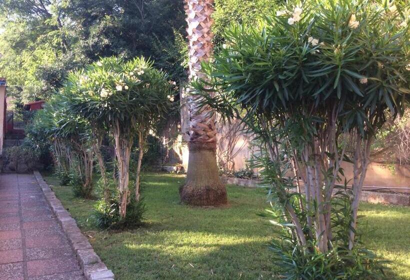 Отель Le Bon Port