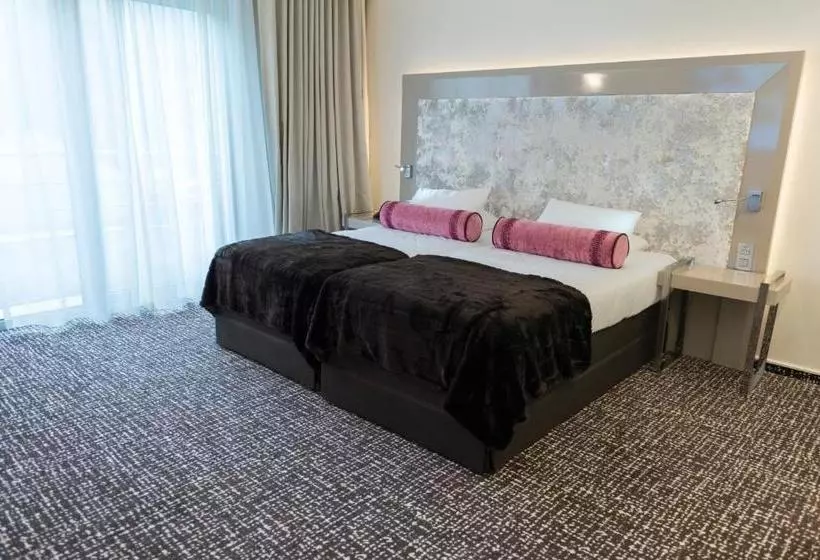 Отель Le Chateau Des Thermes