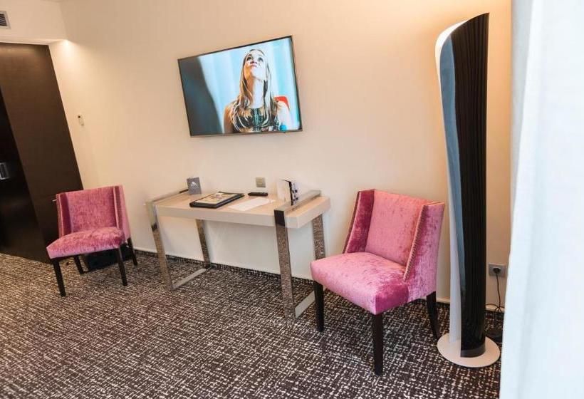 هتل Le Chateau Des Thermes