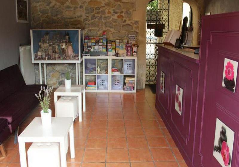 هتل Le Mas De La Roseraie