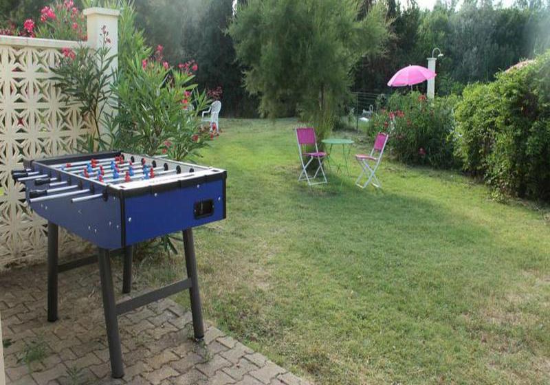 هتل Le Mas De La Roseraie