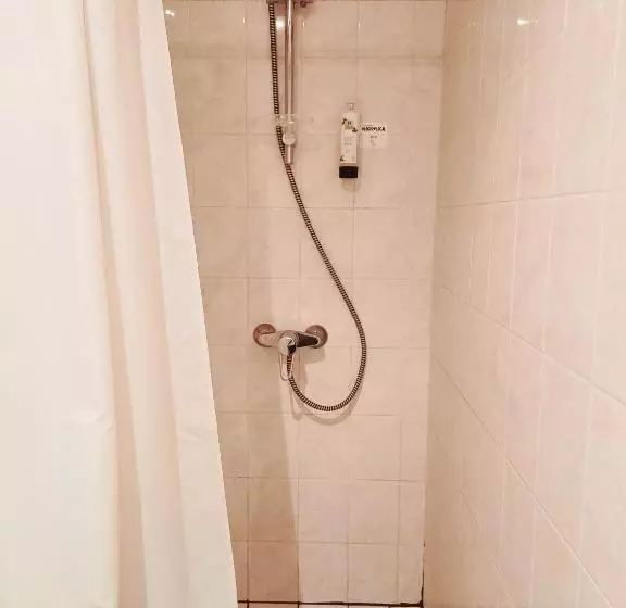 هتل Logis Hôtel Restaurant De Provence