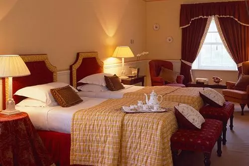 Отель Longueville House