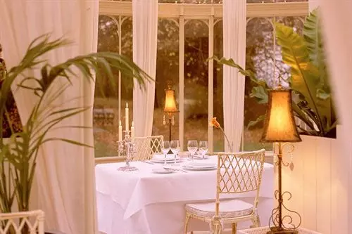 Отель Longueville House