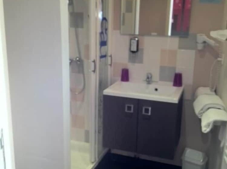 Hotel O2b Aux Berges De Brocéliande