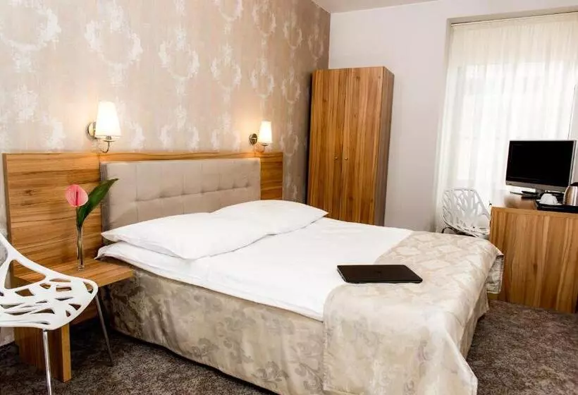 هتل Patio Old Town