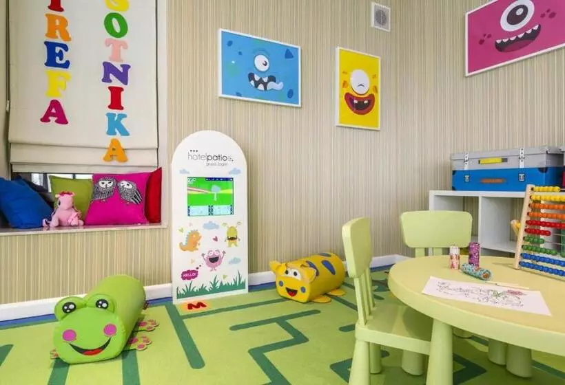 هتل Patio Old Town