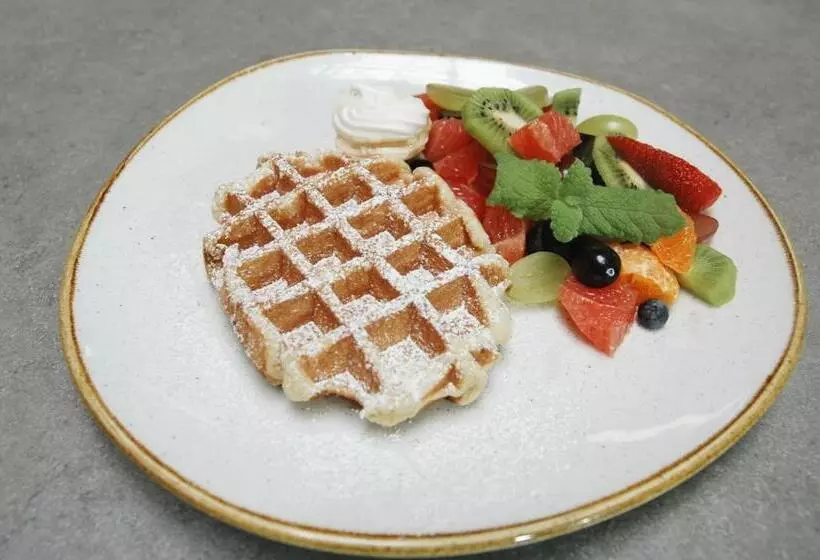 هتل Patio Old Town