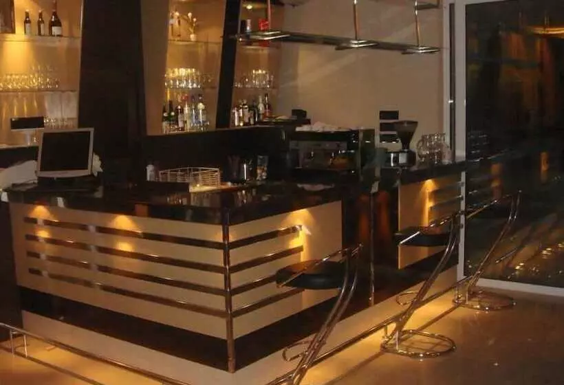 هتل Oasis Beograd