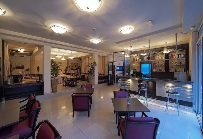 هتل Oasis Beograd