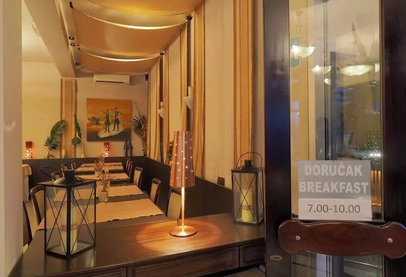 هتل Oasis Beograd