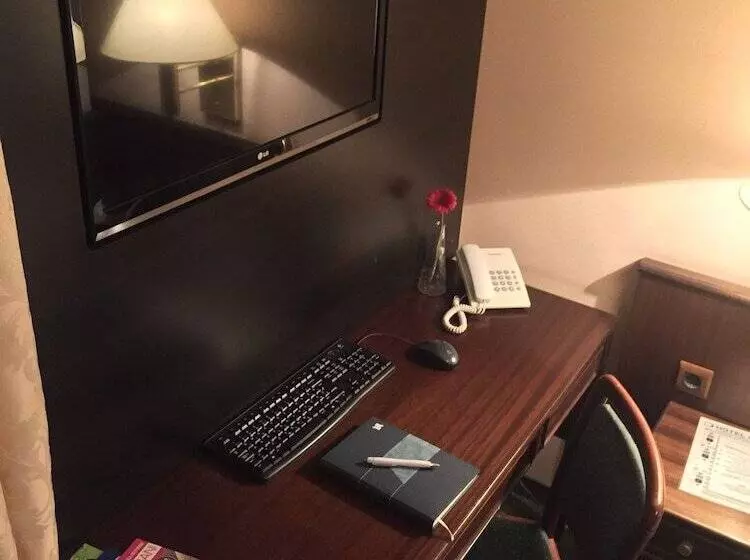 هتل Oasis Beograd